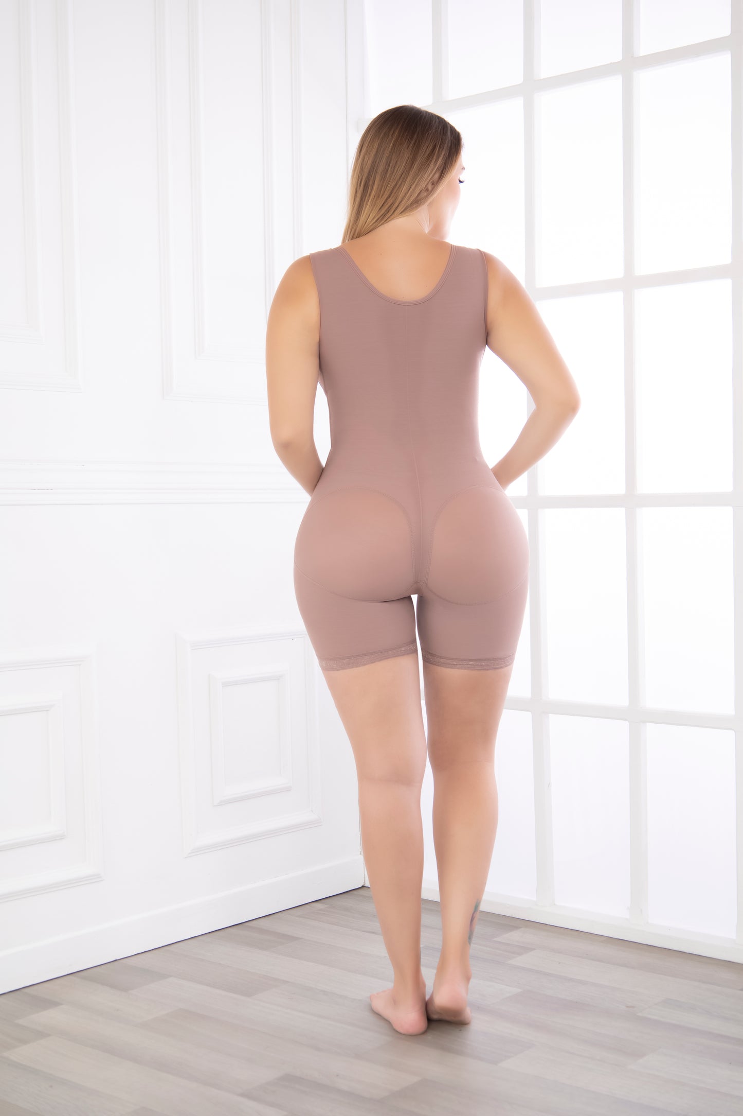 Post-Operative Mid-Thigh Compression Shaper with Bra Ref. 09216